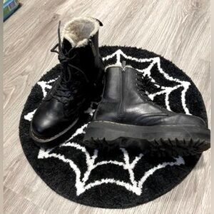 Doc Martens Jadon Fur Lined Platform Boot - WOMENS 9